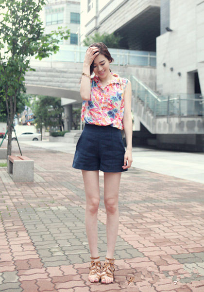 <em>高腰短裤</em>穿出小蛮腰 清新一夏又显型_单品橱窗