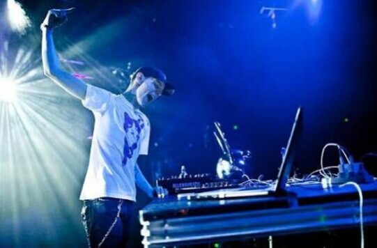 庞巴迪SEADOO SPARK激情跨界电子音乐 手