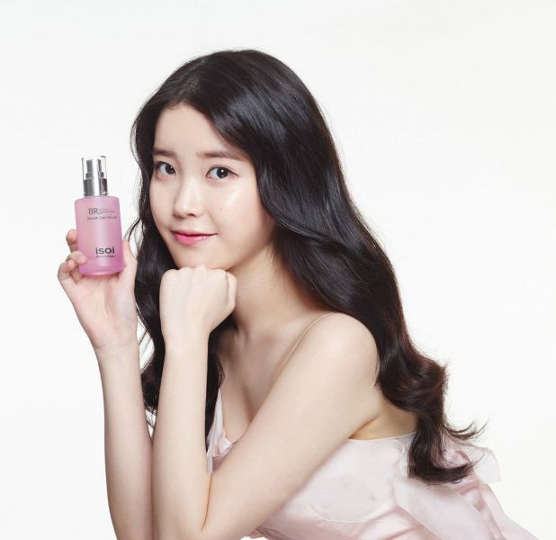 Iu化妆品代言画报公开广告界大势认证 韩流时尚 Kday