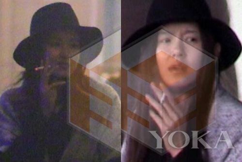 原来也是烟民一枚~和平时的形象相差太远,抽烟本身没什么,但是她抽得这么丑还有胆量烟不离手。 原来也是烟民一枚~和平时的形象相差太远,抽烟本身没什么,但是她抽得这么丑还有胆量烟不离手。