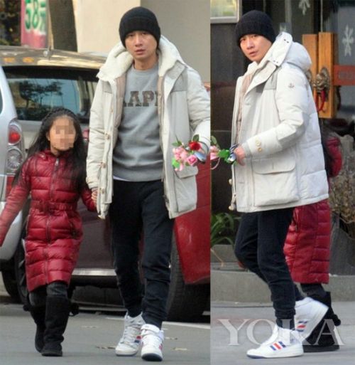 那边姚笛复出,这边文章接闺女放学,这是双双要复出的节奏啊! 那边姚笛复出,这边文章接闺女放学,这是双双要复出的节奏啊!