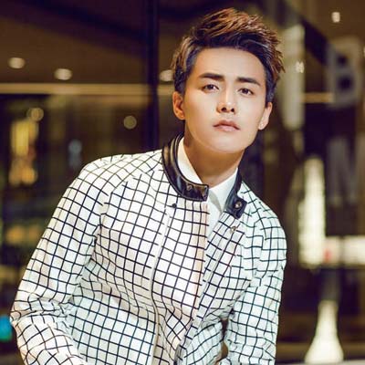 明星街拍 早春型男记