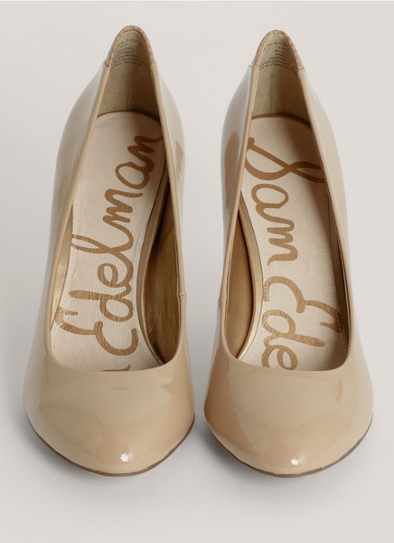 这双能奔跑能杀恐龙的鞋来自美国轻奢品牌Sam Edelman