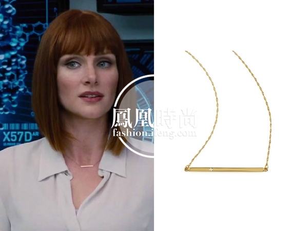 Jennifer Zeuner 一字型金色项链，约1365元。
