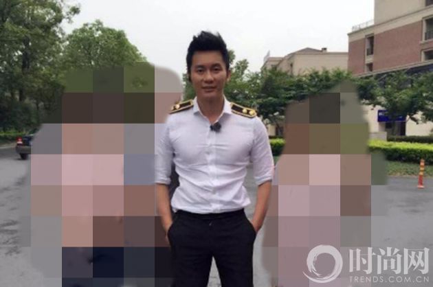 0067qtNxgw1et4v1z93skj30c8096gmo_副本