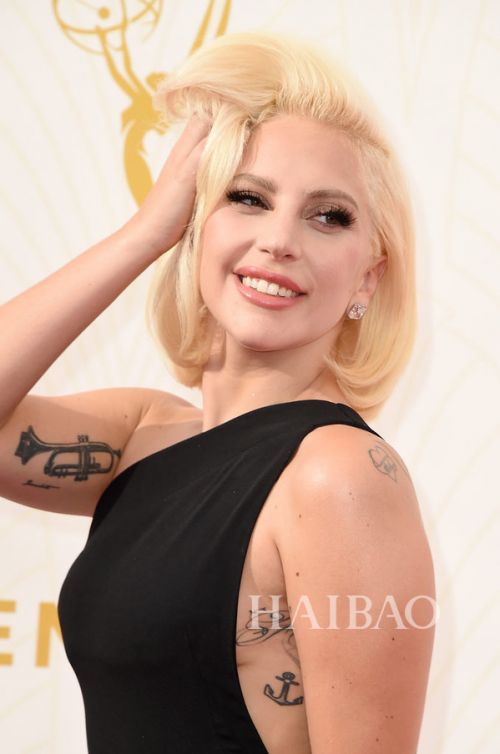 67届艾美奖女星妆发