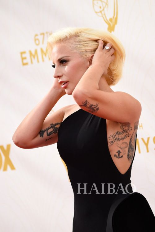 67届艾美奖女星妆发