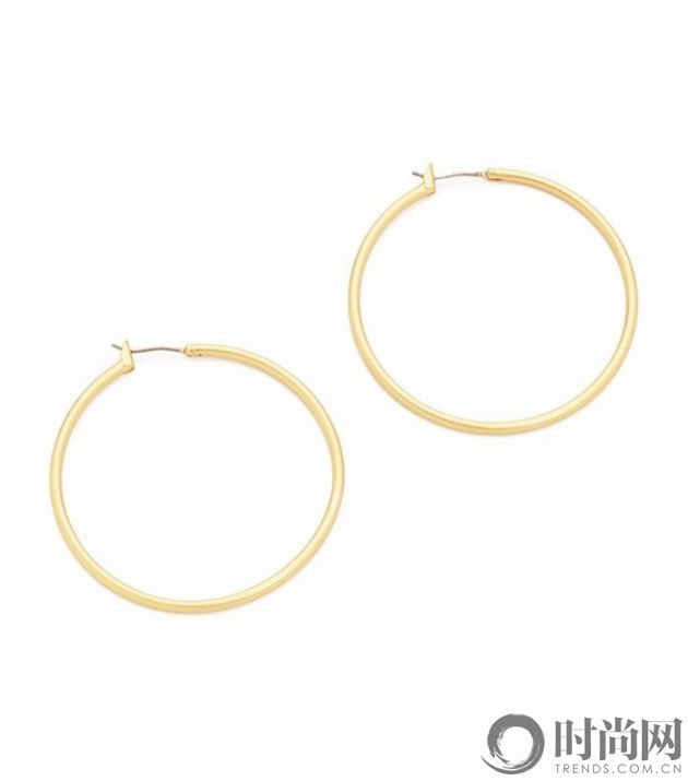 the-earring-style-that-every-blogger-is-wearing-right-now-1584346-1449271985.640x0c