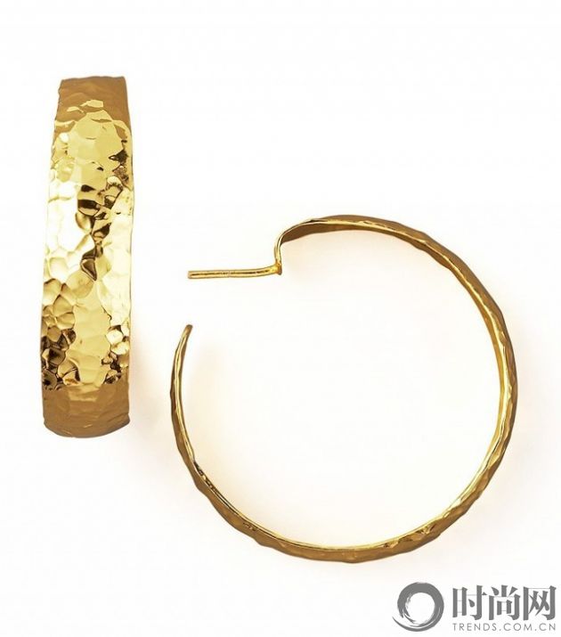 the-earring-style-that-every-blogger-is-wearing-right-now-1584349-1449271985.640x0c
