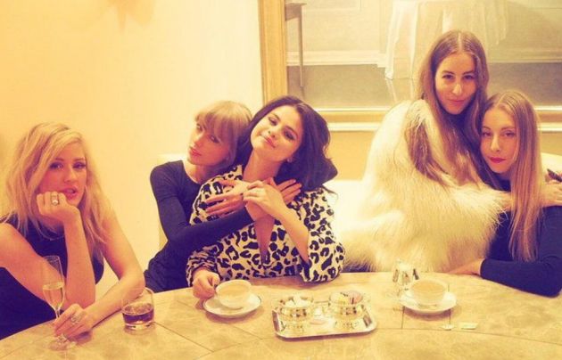 taylor-swift-and-her-bffs