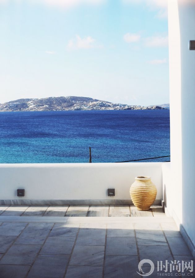 mykonos11.jpg_effected