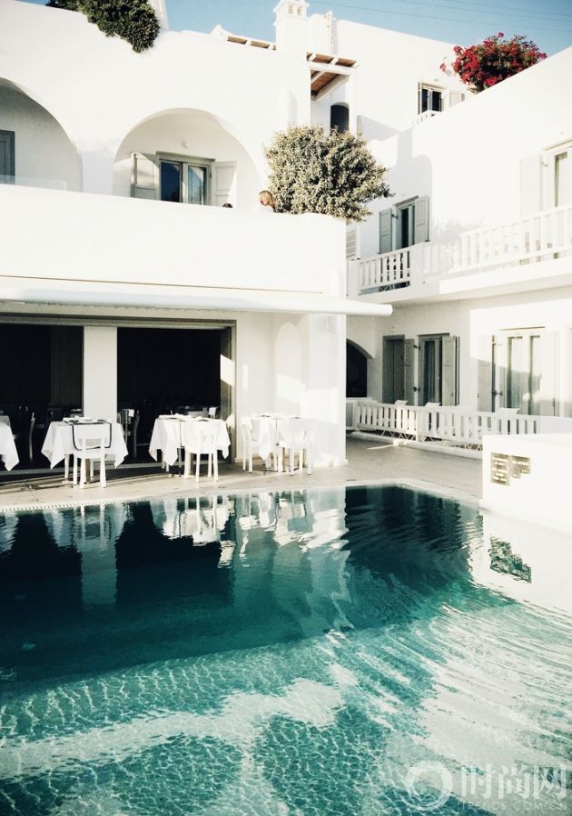 mykonos35.jpg_effected