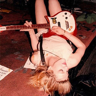 Nasty Gal已和Courtney Love合作