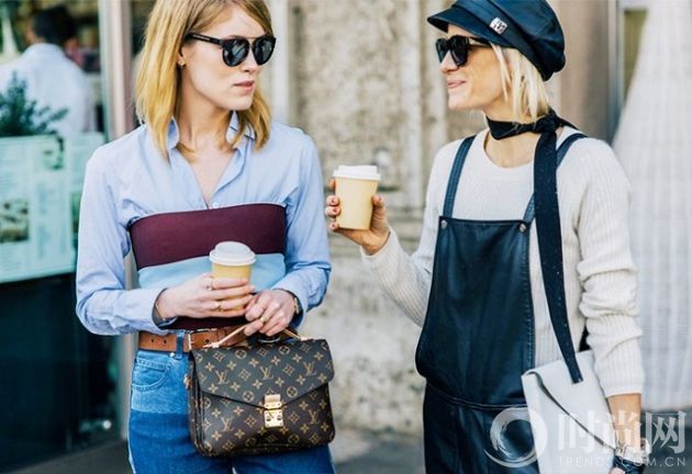 the-unexpected-accessory-every-style-blogger-is-wearing-right-now-1607093-1450881632.640x0c