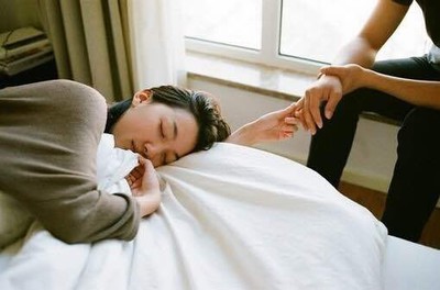 不懂得生活的男人可能更专情