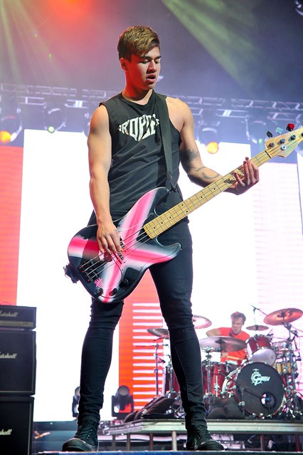 Calum-Hood-Glamour-25Jan15-getty_b