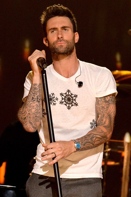 49adam-levine_glamour_4aug15_getty_b_426x639