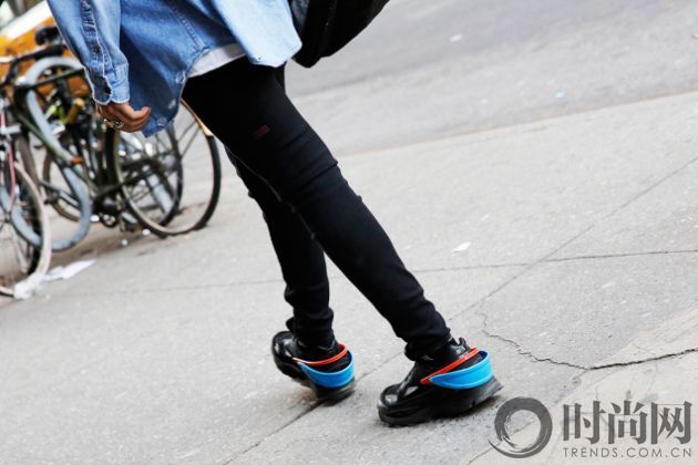 Street-Style-Spring-2016-Man-Repeller-26-2-636x424