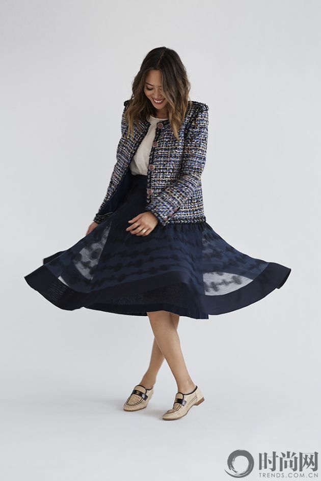 aimee_song_of_style_chanel_tweed_jacket_chanel_blue_skirt