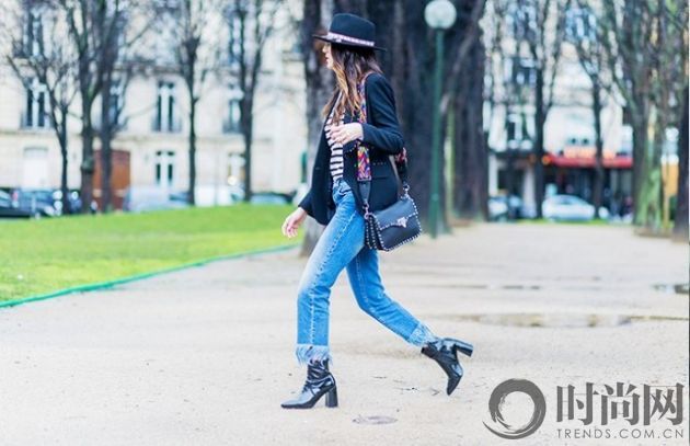 the-really-old-outfit-everyones-suddenly-into-again-1702890-1458495315.640x0c