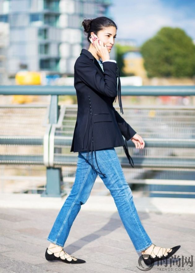 the-really-old-outfit-everyones-suddenly-into-again-1702893-1458495316.640x0c